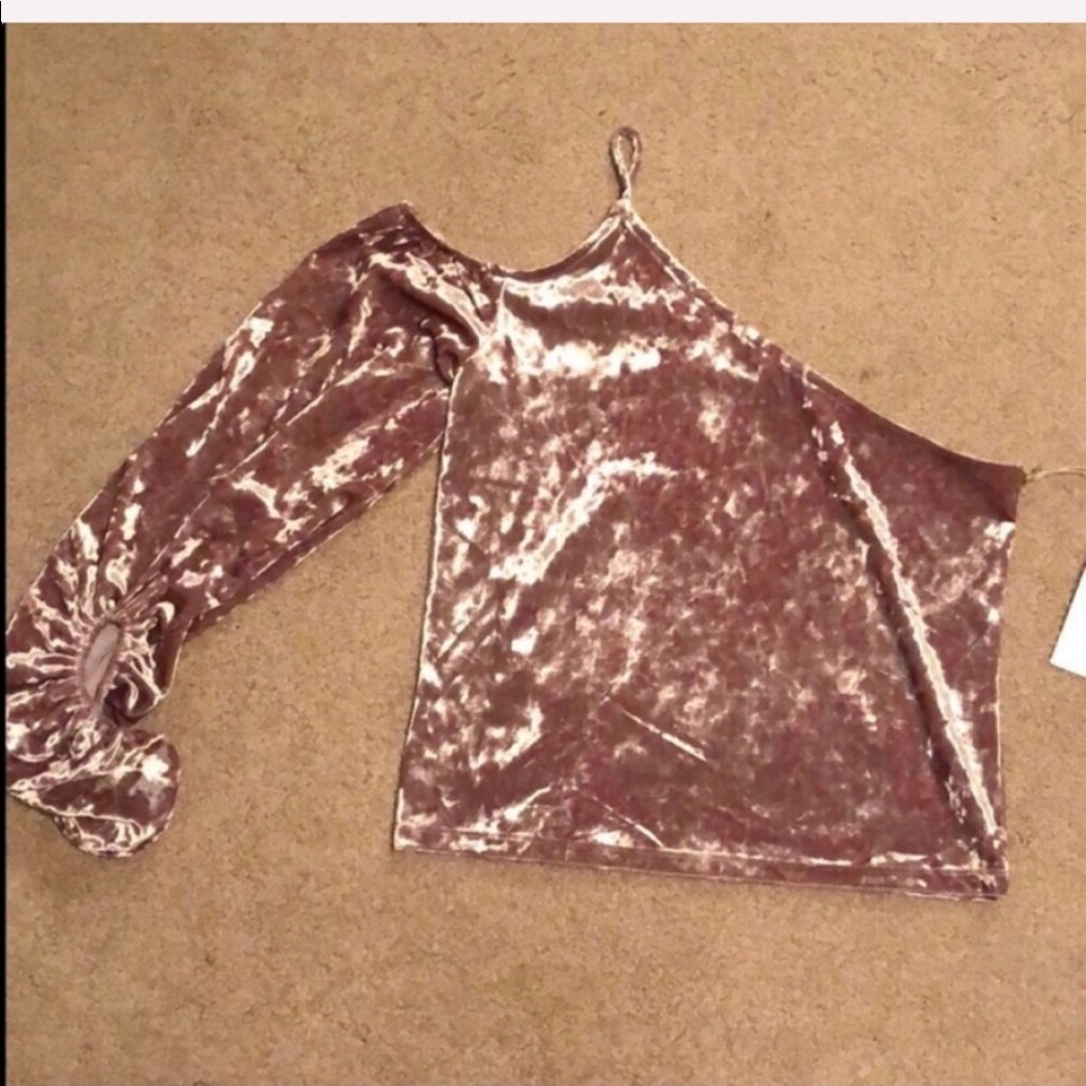Leith Velvet top has one strap. - Picture 3 of 4